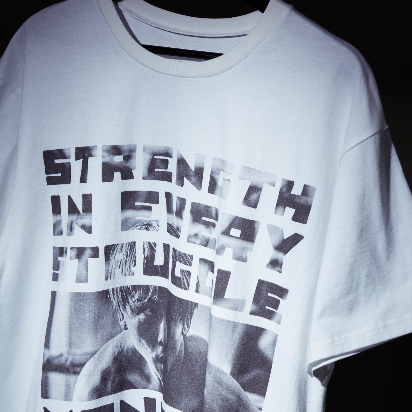 プリントTシャツ [Strength in Every Struggle]　MS052
